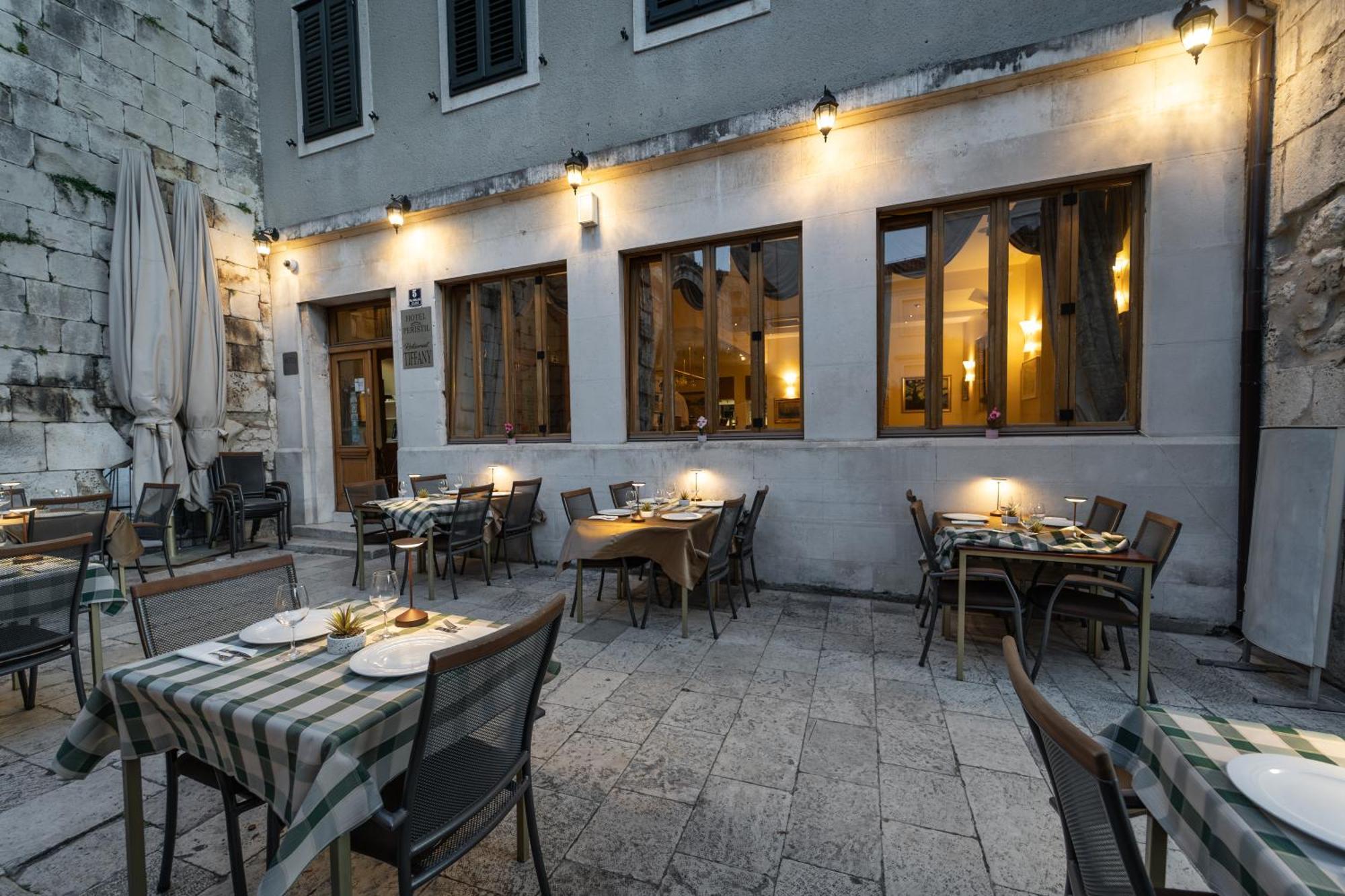 Hotel Peristil 3*